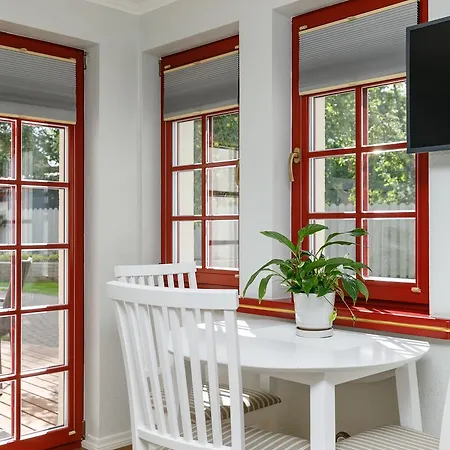 Vabaduse * 派尔努